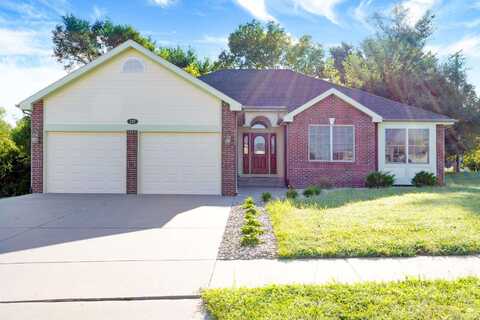 137 Cheyenne Drive, Junction City, KS 66441