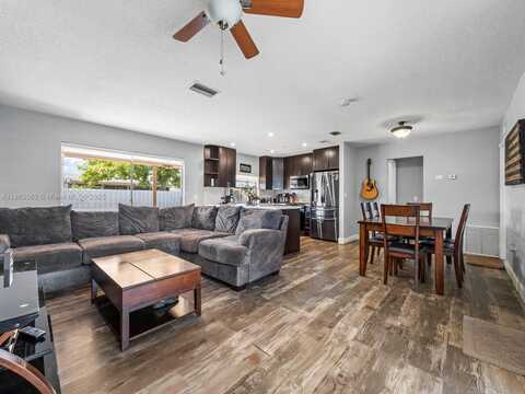 9636 NW 26th St, Sunrise, FL 33322