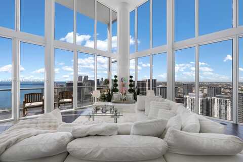 888 Biscayne Blvd, Miami, FL 33132