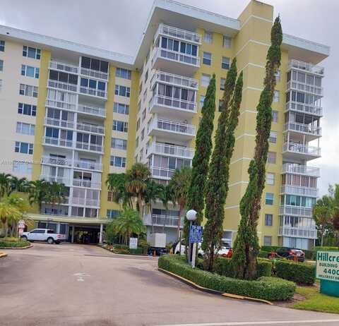 4400 Hillcrest Dr, Hollywood, FL 33021