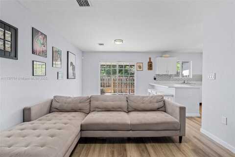582 SW 2nd Pl, Florida City, FL 33034