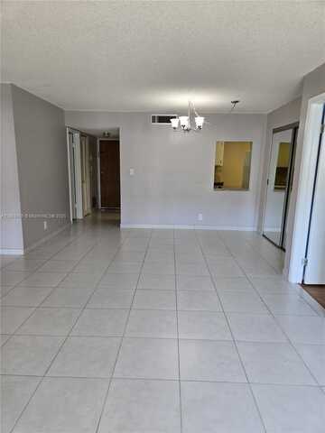 1301 NE 7th St, Hallandale Beach, FL 33009