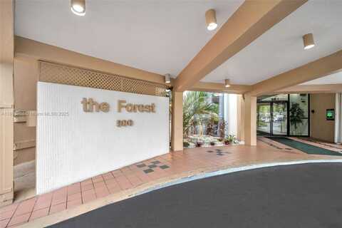 900 Saint Charles Pl, Pembroke Pines, FL 33026