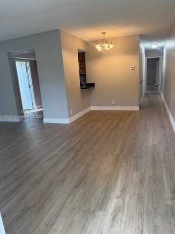 1001 SW 80th Ave, North Lauderdale, FL 33068