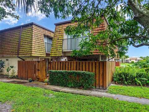 9111 SW 22nd Ct, Davie, FL 33324