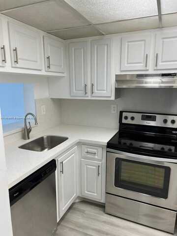 484 NW 165th St Rd, Miami, FL 33169