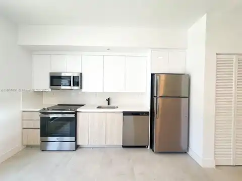 1547 NW 2nd St, Miami, FL 33125