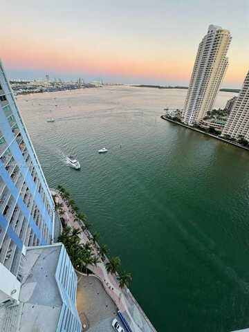 325 S Biscayne Blvd, Miami, FL 33131