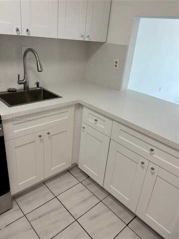 10300 Coral Way, Miami, FL 33165