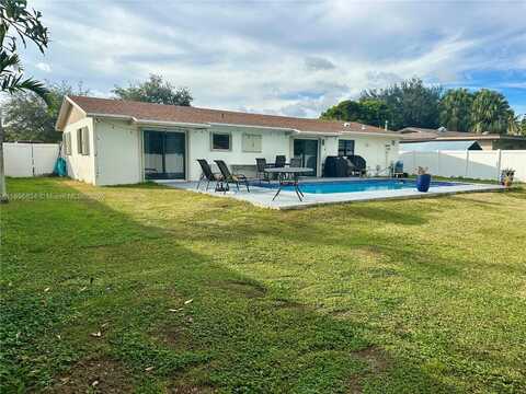 18133 SW 93rd Ave, Palmetto Bay, FL 33157
