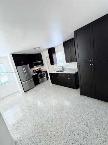 626 W 17th St, Hialeah, FL 33010