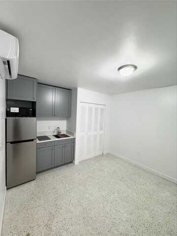 626 W 17th St, Hialeah, FL 33010