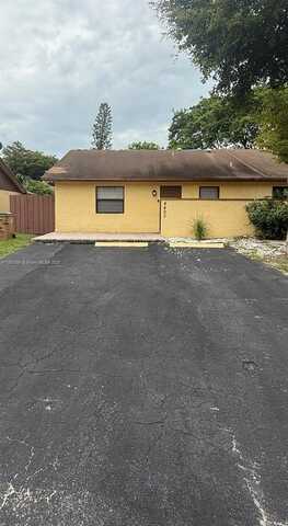 4403 NW 4th Ave, Deerfield Beach, FL 33064