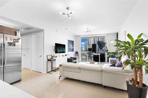 1010 SW 2nd Ave, Miami, FL 33130