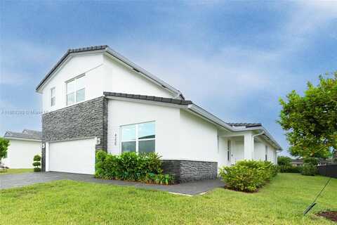 4230 Rosa Dr, Deerfield Beach, FL 33064