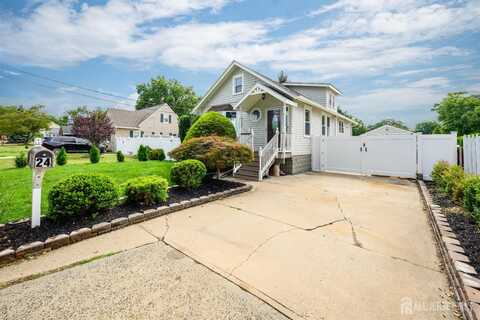 24 Crestwood Avenue, Edison, NJ 08817
