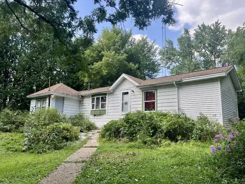 1095 Spring Valley Rd, Burlington, WI 53105
