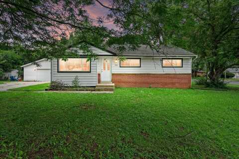 5306 W Calumet Rd, Milwaukee, WI 53223
