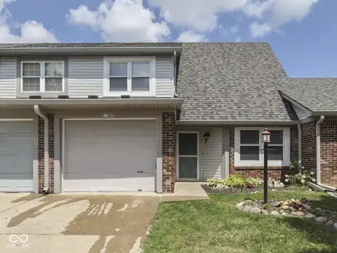 1136 Paradise Way N, Greenwood, IN 46143