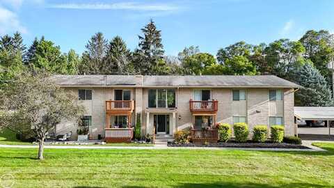 2921 Seymour Lake, Oxford, MI 48371