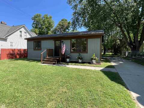 1326 8th St, Port Huron, MI 48060