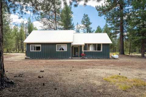 652 Chapman Street, Gilchrist, OR 97737