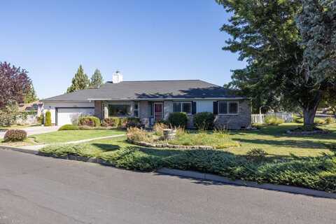 2114 NW Canyon Drive, Redmond, OR 97756