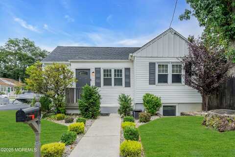 96 Wayside Drive, Cliffwood, NJ 07735