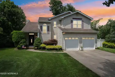 5 Weasel Creek Court, Howell, NJ 07731
