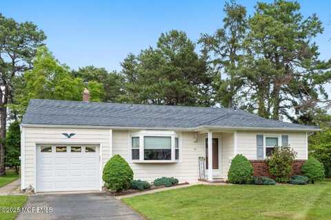 14 Edgewater Drive, Toms River, NJ 08757