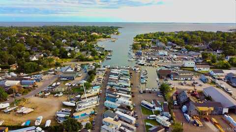 150 Main St, Islip, NY 11751