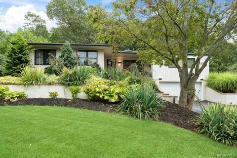 17 Newport Drive, Plainview, NY 11803