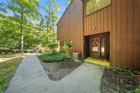 4 Aspen Court, Woodbury, NY 10930
