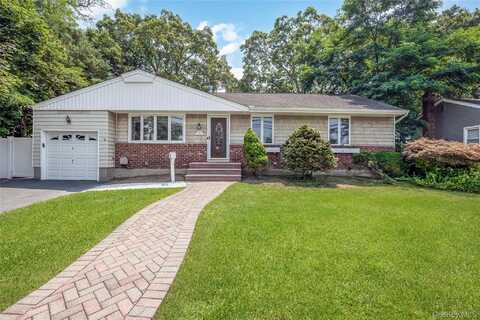 10 Saxon Road, Farmingdale, NY 11735