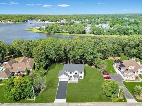 84 W James Hawkins Road, Moriches, NY 11955