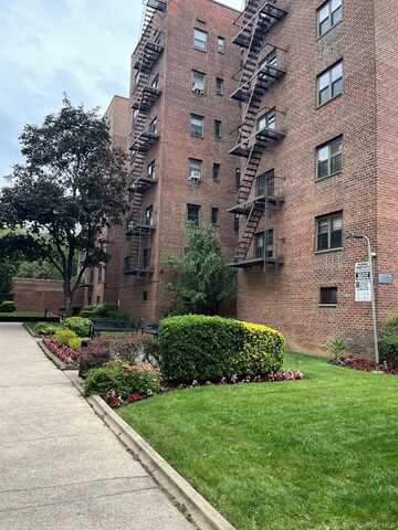 139-25 31st Road, Flushing, NY 11354