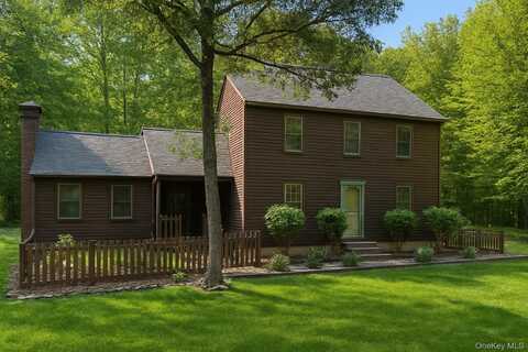 213 Ski Run Road, Bloomingburg, NY 12721