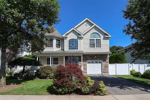 27 Dale Drive, Farmingdale, NY 11735