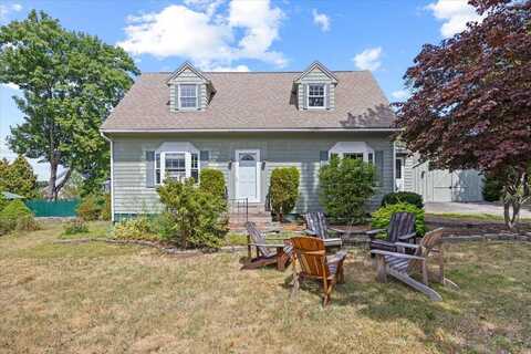 22 Round Hill Street, Biddeford, ME 04005
