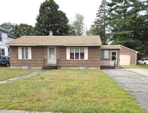 76 High Street, Dixfield, ME 04224