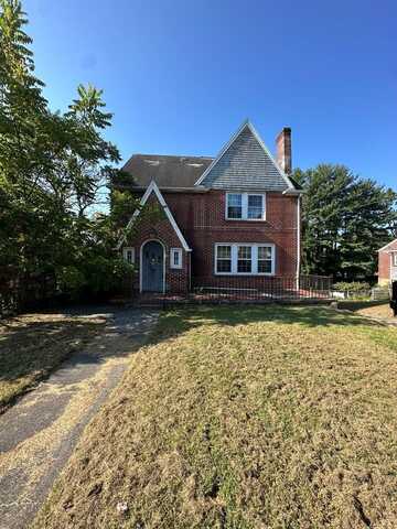 207 College Ave., PRINCETON, WV 24740
