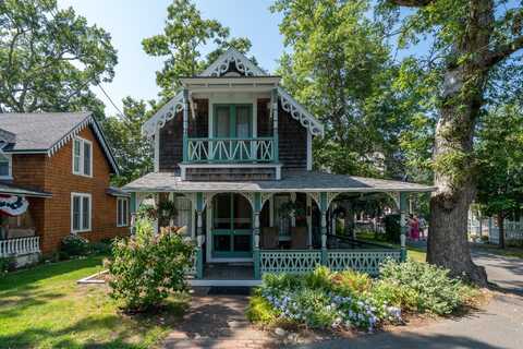 16 Cottage, Oak Bluffs, MA 02557