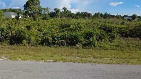 15 W 13th, LEHIGH ACRES, FL 33972
