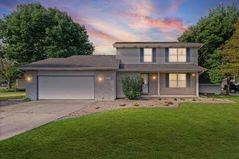 513 Sherwood Drive, Saint Joseph, IL 61873