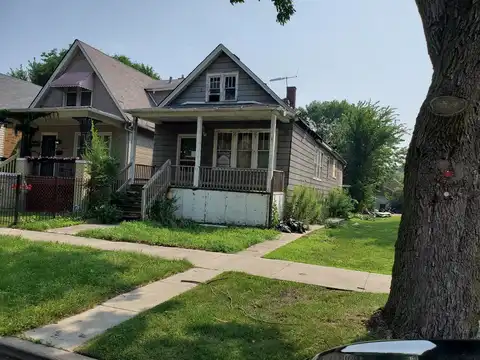 8421 S Escanaba Avenue, Chicago, IL 60617