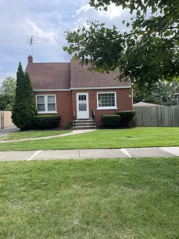 111 N Wilmette Avenue, Westmont, IL 60559