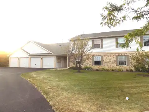1303 N Red Oak Circle, Round Lake Beach, IL 60073