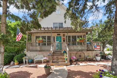 1084 Main Street, Antioch, IL 60002