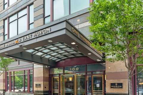100 E Huron Street, Chicago, IL 60611