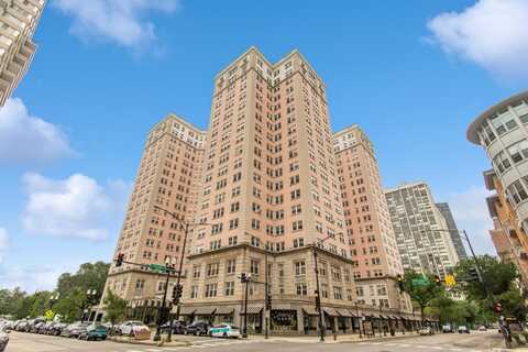 5555 N Sheridan Road, Chicago, IL 60640